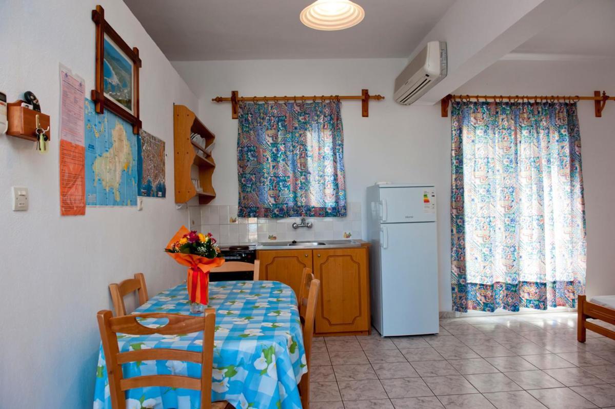 Syraina Apartments Szkiáthosz Kültér fotó