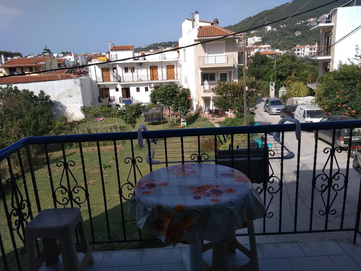 Syraina Apartments Szkiáthosz Kültér fotó